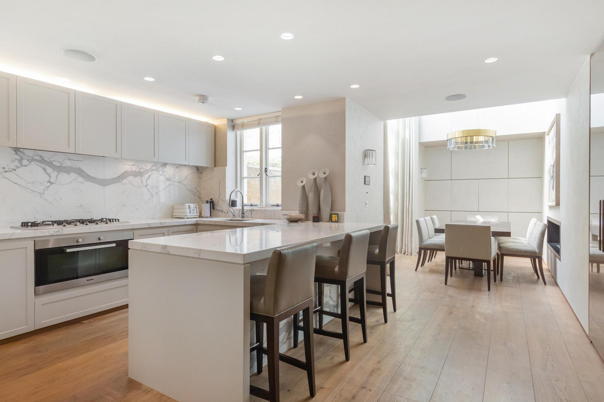Marble kitchen — Lindsay Square, Pimlico