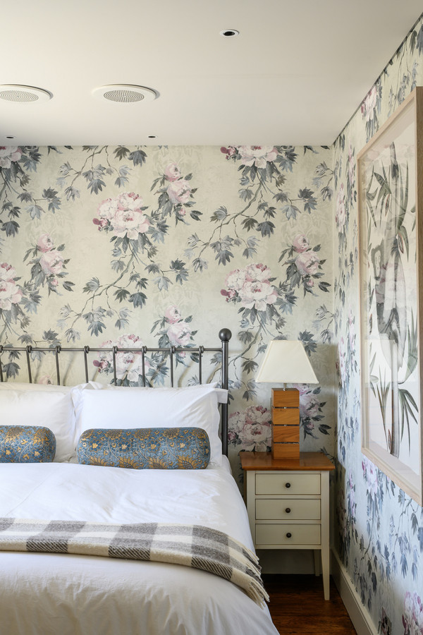 Second bedroom — Observatory Gardens, Kensington