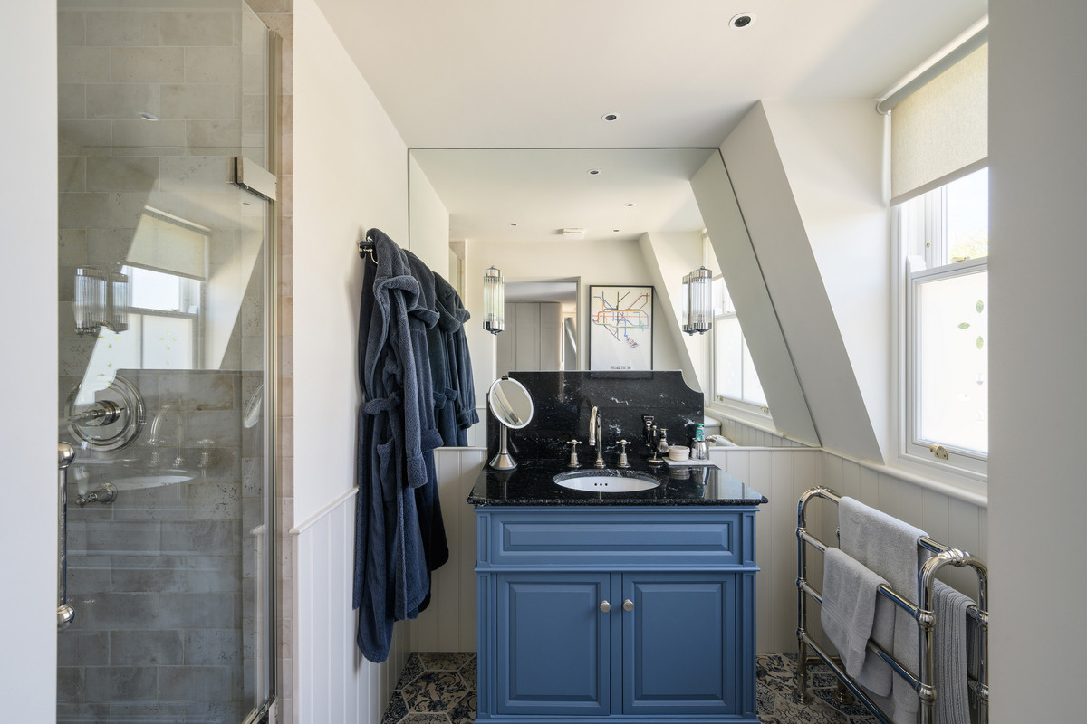 Shower room — Observatory Gardens, Kensington