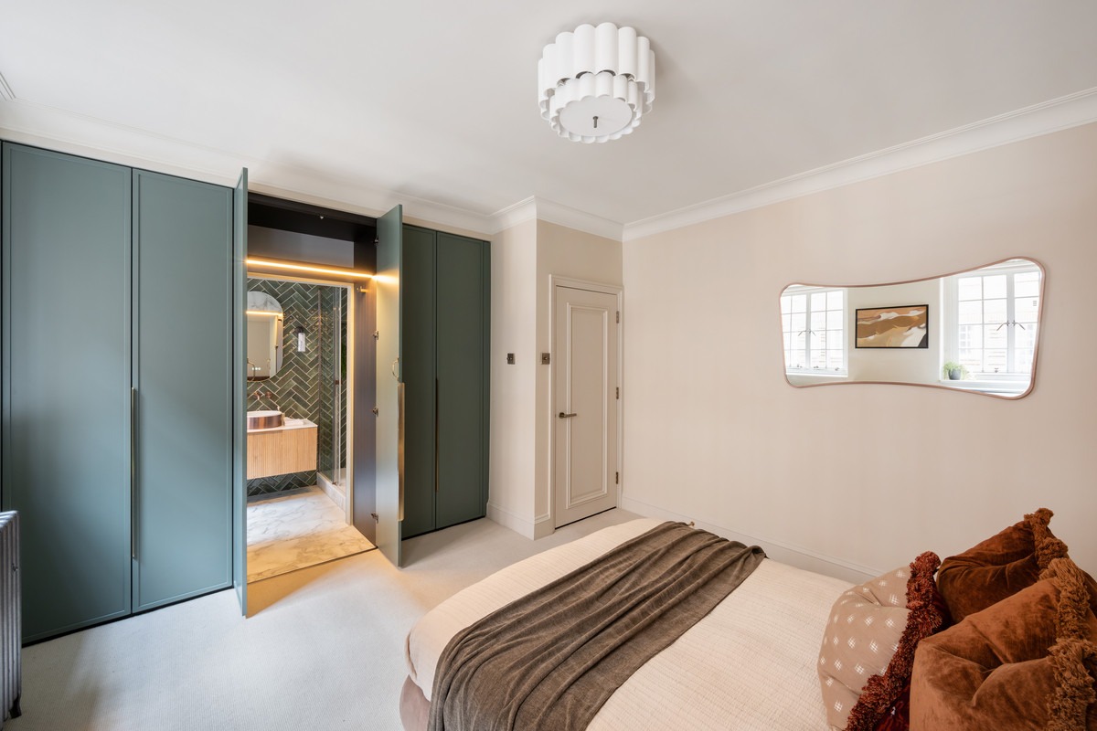Chelsea Manor Street, London SW3 — property photograph 9