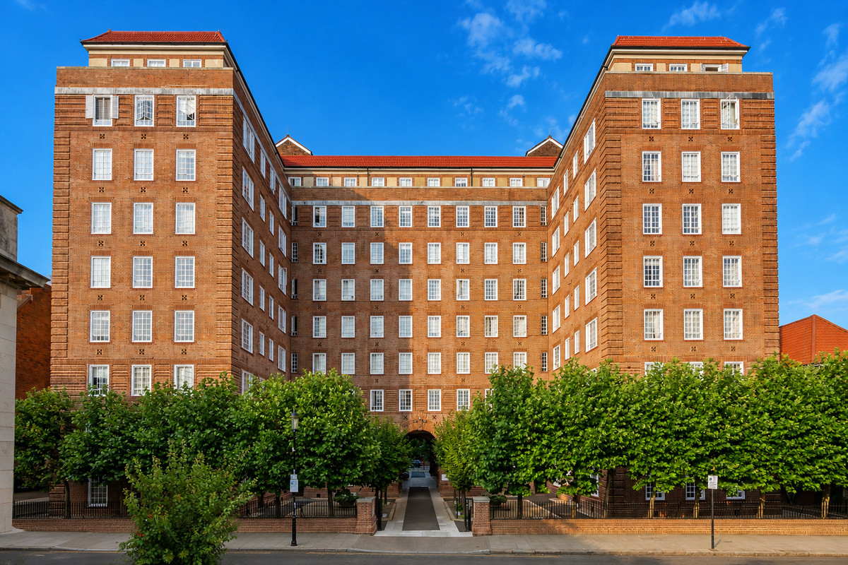 Chelsea Manor Street, London SW3 — property photograph