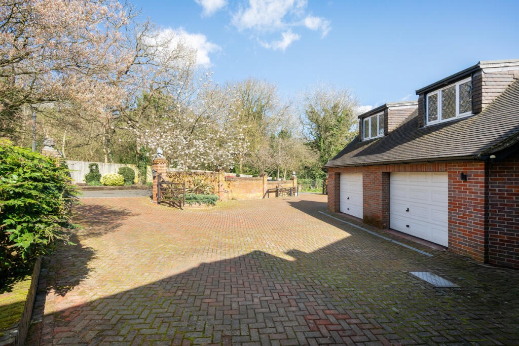 Common Lane, Hertfordshire WD4 — Driveway and integral double garage