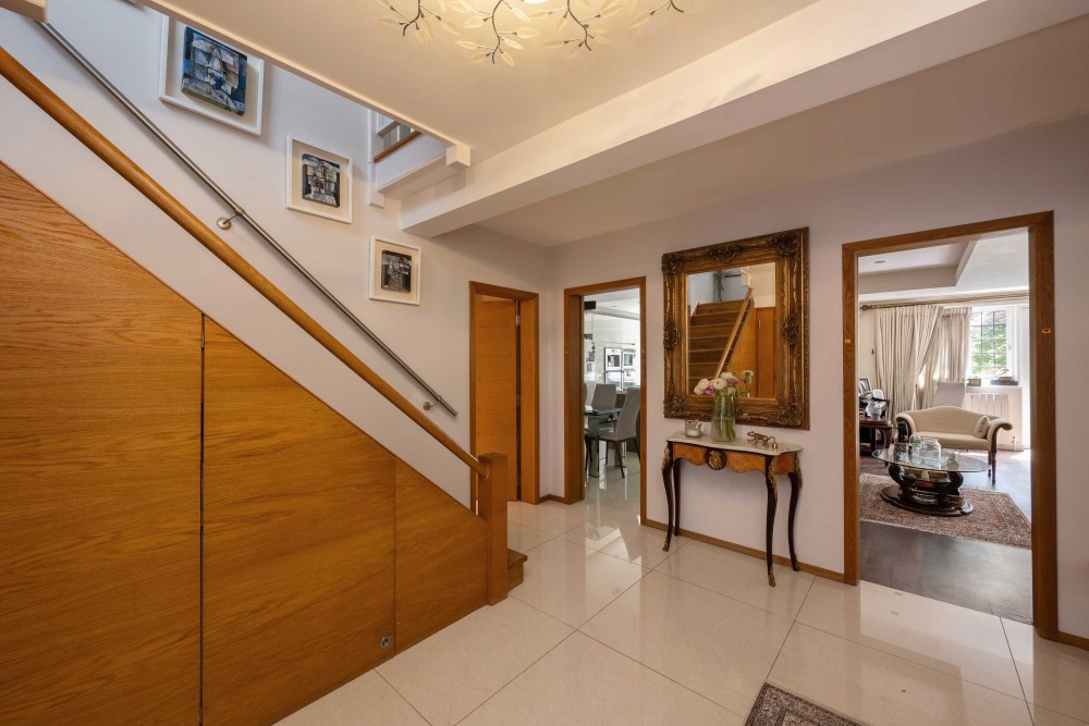 Entrance hall — Edmunds Walk, London N2