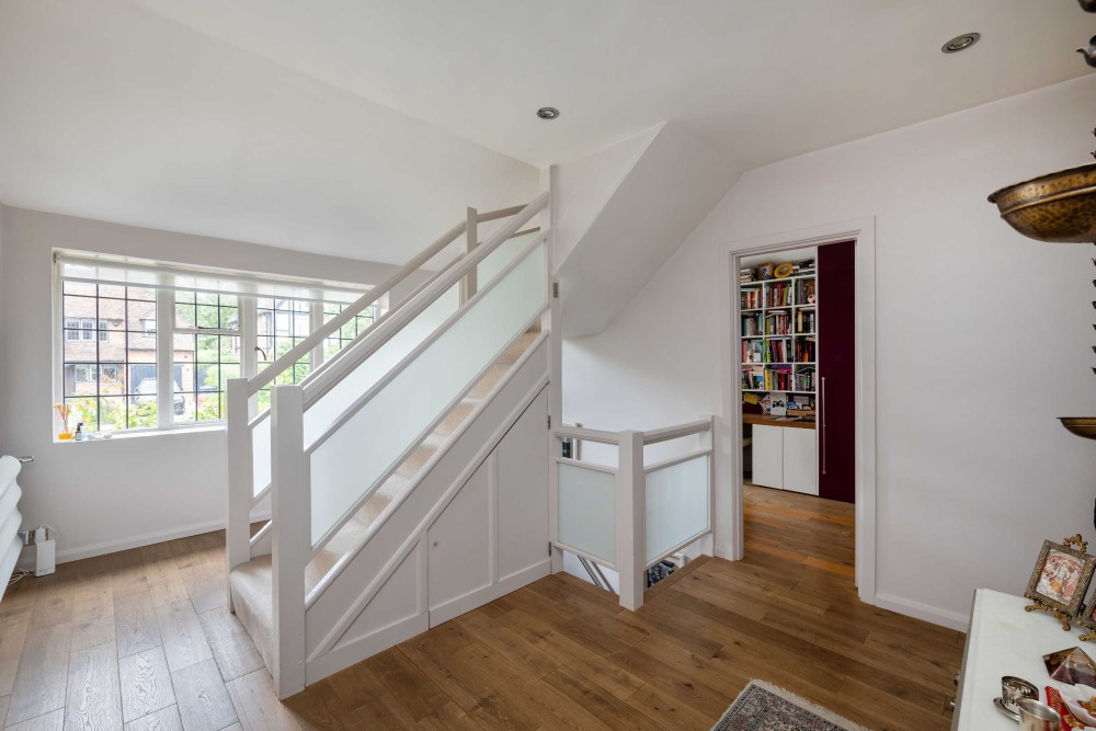 Upper landing — Edmunds Walk, London N2