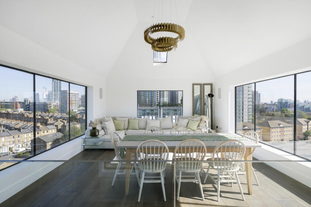 Original photograph of the Water Tower living and dining room with panoramic London views
