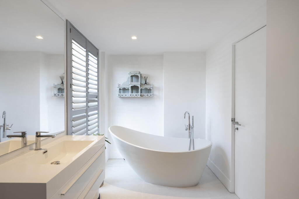 Bathroom — George Mathers Road, London SE11