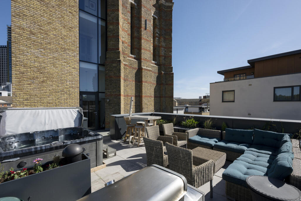 Roof terrace and tower — George Mathers Road, London SE11
